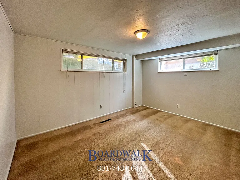 1528 E 8640 S — Photo 15