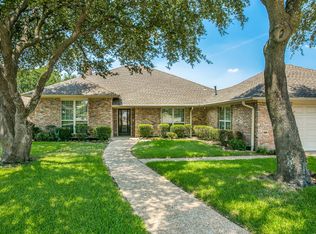4121 Fairlakes Ct, Dallas, TX 75228