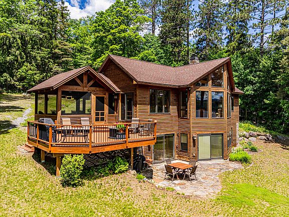 3rd image of 244 Lakeshore Dr