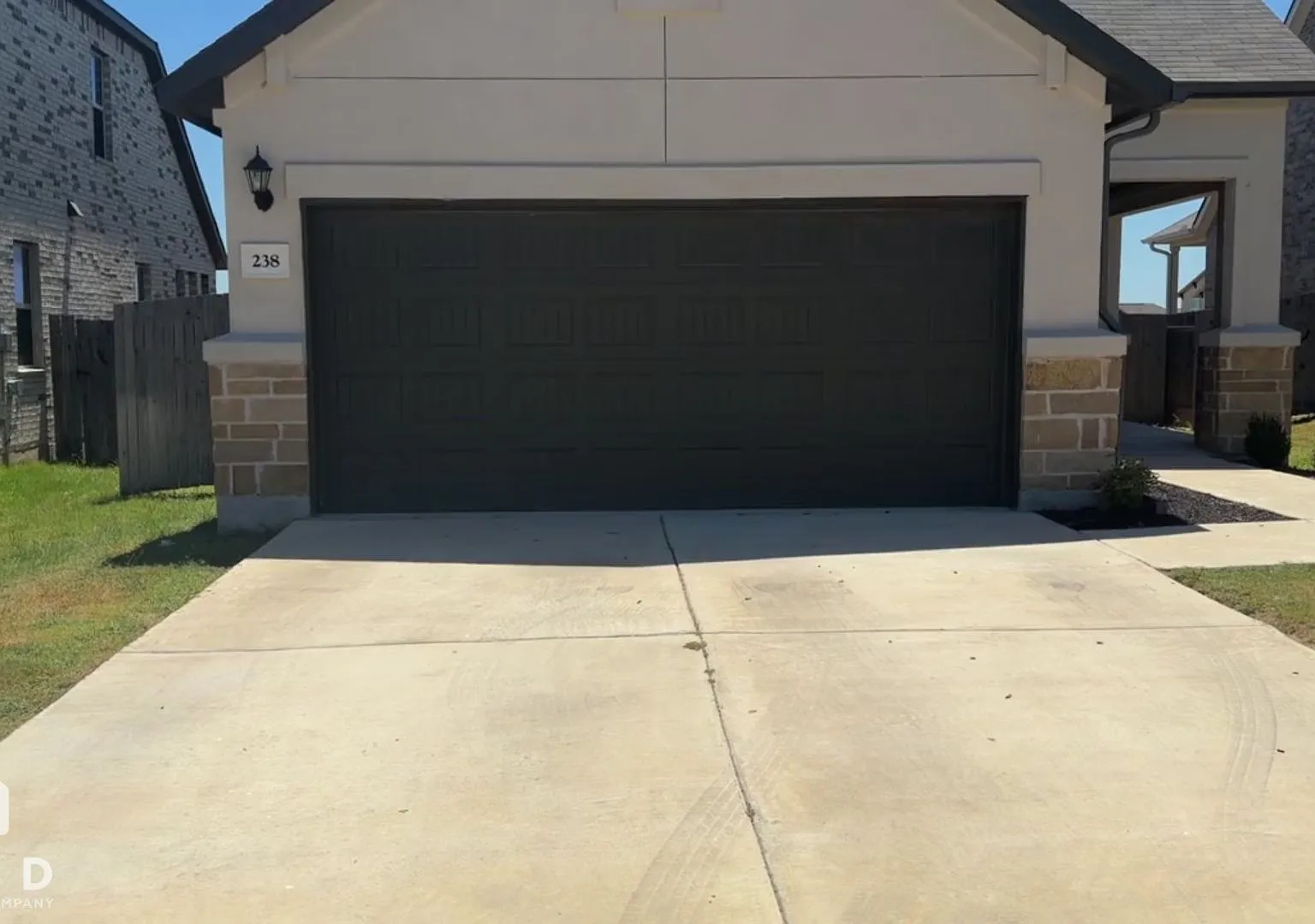 3 bed, 2.0 bath, 1370 sqft, $1,915 — Photo 1