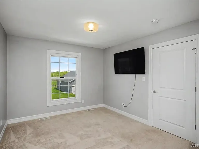 46 Eagleview Dr — Photo 32