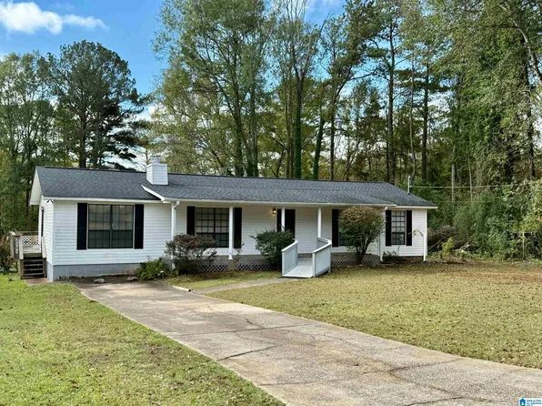 617 Greenwood Dr, Moody, AL 35004
