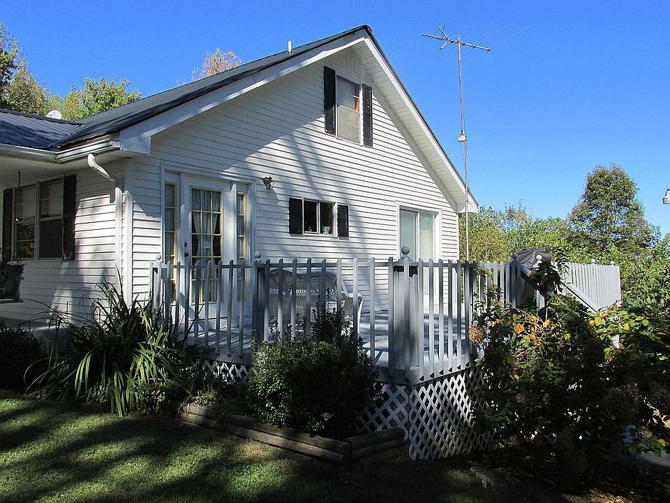 1st image of 470 Ernest Phann Ln