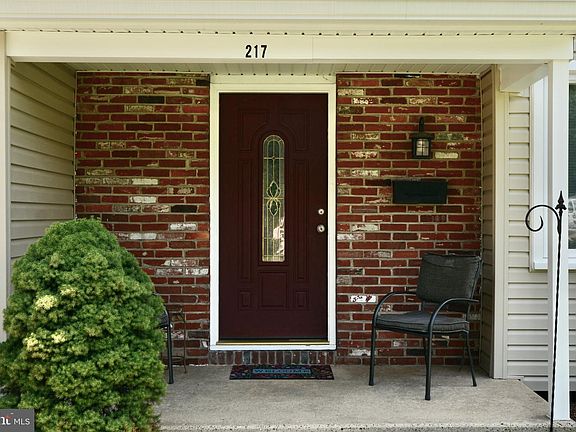 3rd image of 217 Garfield Ave