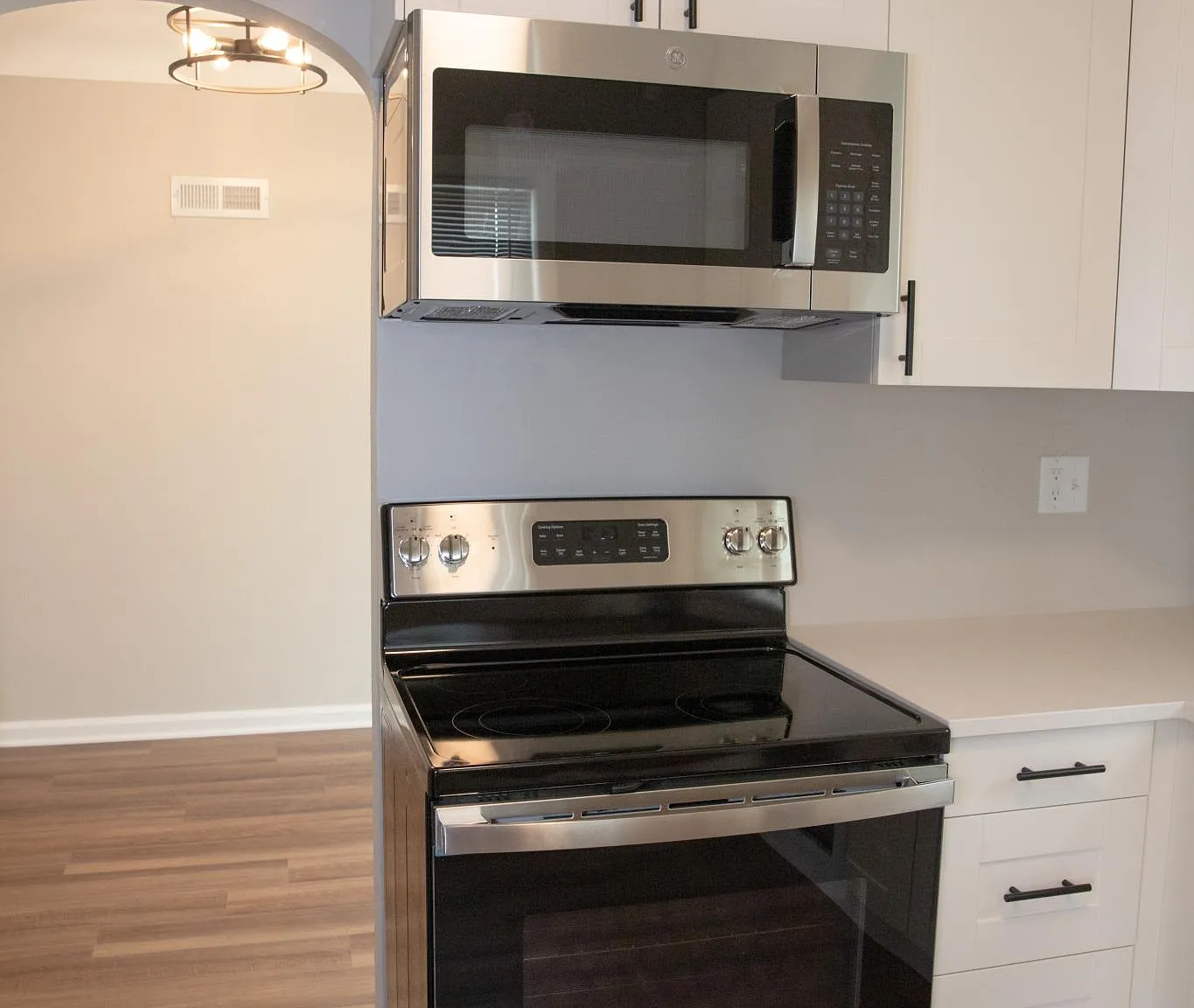 3 bed, 1304 sqft, $1,600 — Photo 3