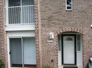 3742 Persimmon Cir, Fairfax, VA 22031