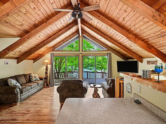 5th image of 8064 Eagle Lake Dr NE