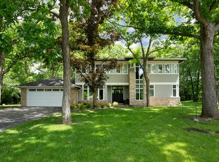 91 Elmwood Ln, Lincolnshire, IL 60069