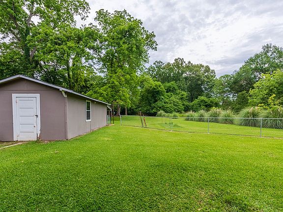 2nd image of 316 Holly Dr