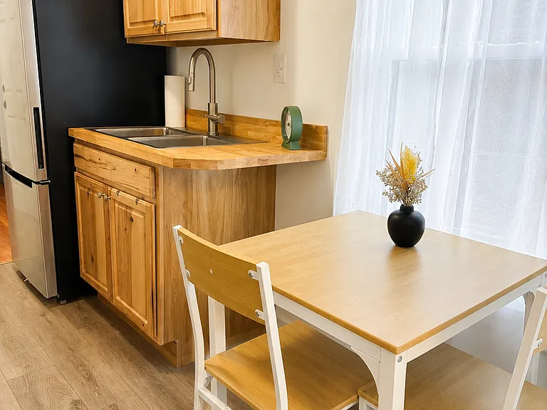 21 Mohican St #3 — Photo 4