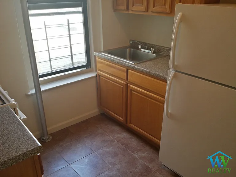 2280 Grand Ave #D5 — Photo 6