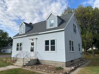 208 W 3rd St, Winthrop, MN, 55396