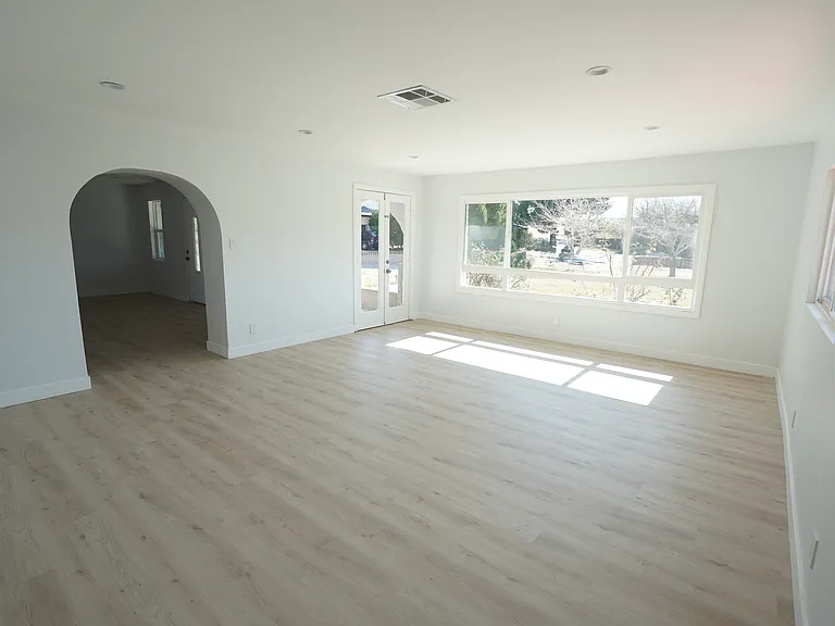 4545 W Columbia Way — Photo 7