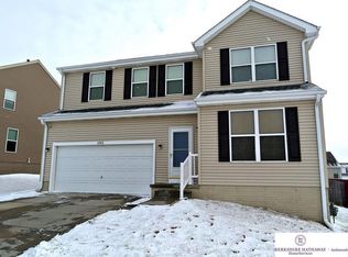 8703 S 165th St, Omaha, NE 68136