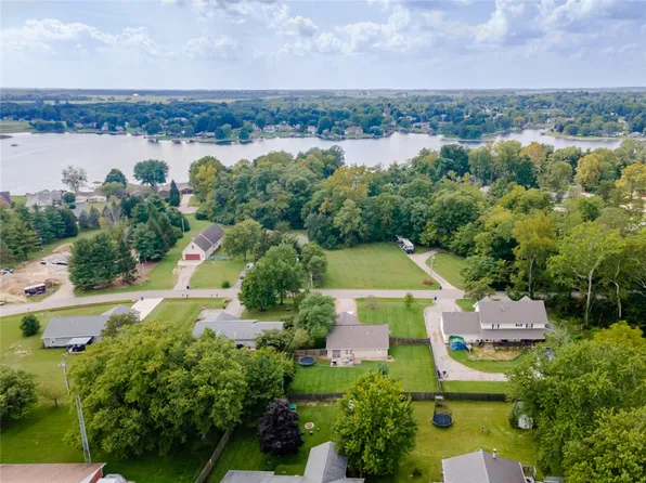 826 Lakengren Dr, Eaton, OH 45320