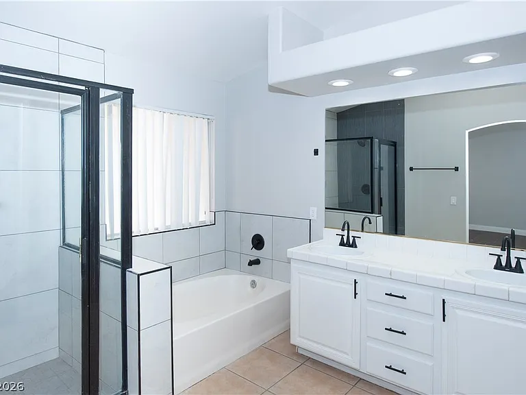 921 English Heather Dr — Photo 24