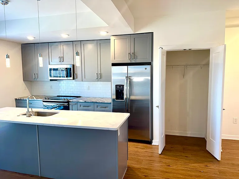 331 E Girard Ave #2 — Photo 5