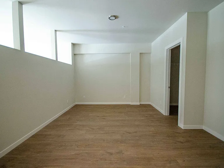 B Flats — Photo 62