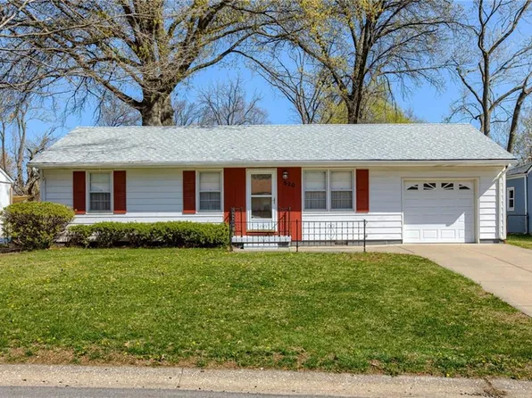 520 NE 41st Ter, Kansas City, MO 64116