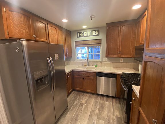 3rd image of 1810 Thelborn Way