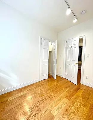 Rented by Compass | media 10