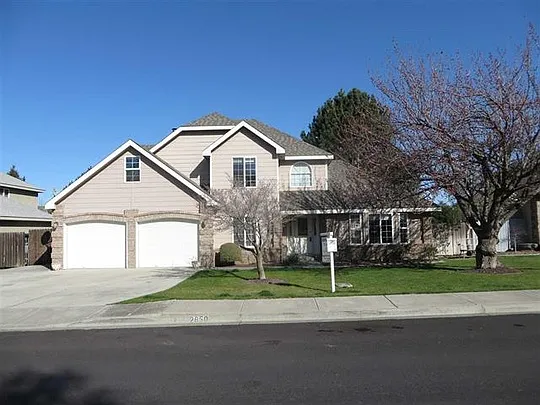 2650 Eastwood Ave photo 1