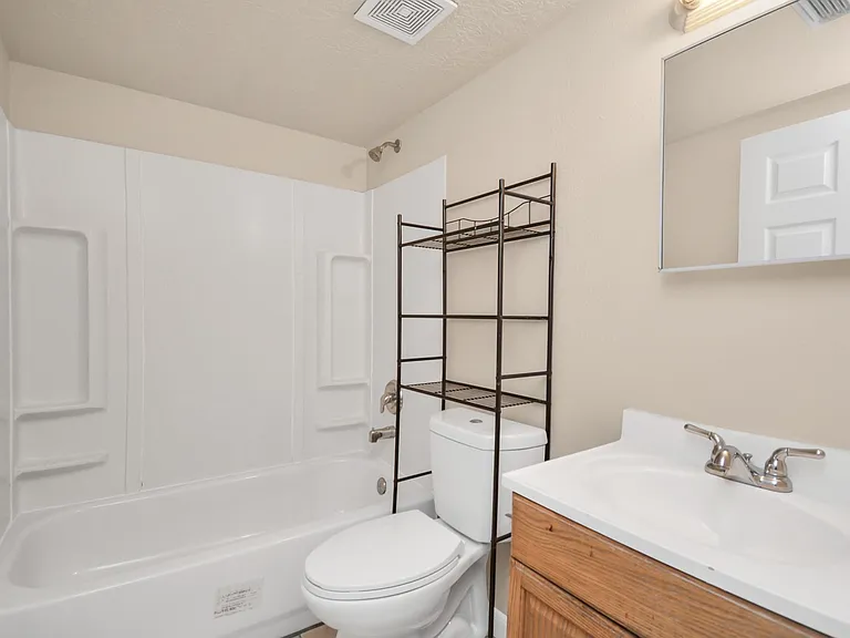 500 W Pitts Ave #104 — Photo 16
