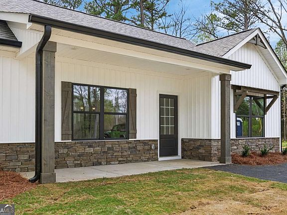 5th image of 1071 Drummond Rd