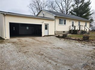 101 S 1st St, Ridge Farm, IL 61870