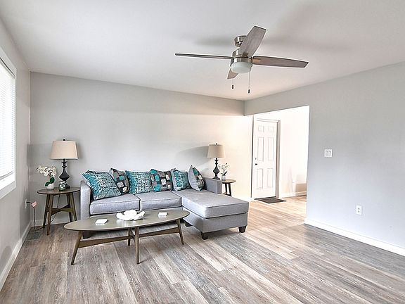 4th image of 1517 Barton Ave