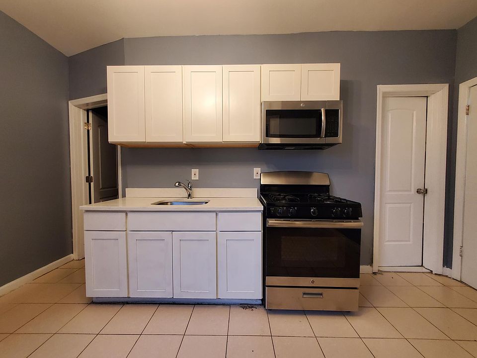 1st image of 166 Lexington Ave #1R
