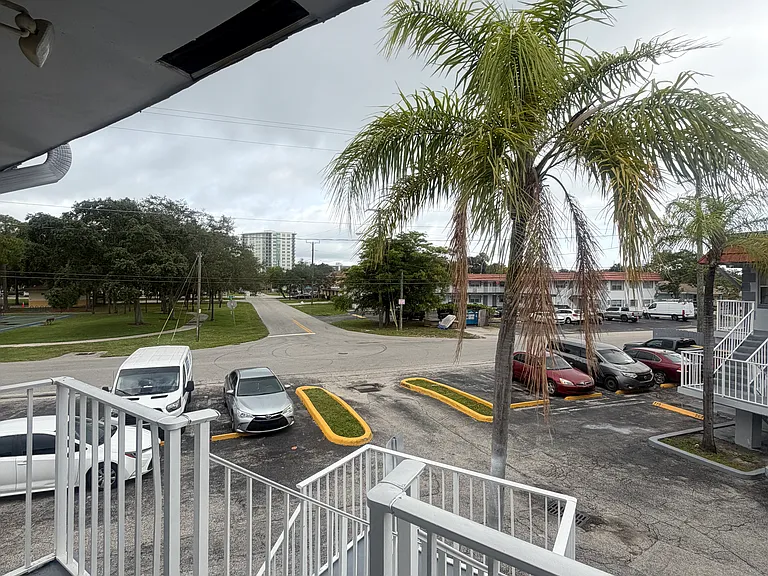 770 SW 8th St #209 — Photo 9