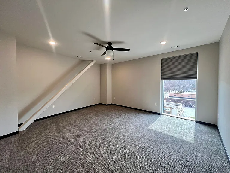201 N Riverfront Dr — Photo 20