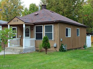 219 E Plainwell St, Plainwell, MI 49080