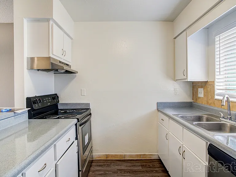The Bahia Apartments — Photo 35