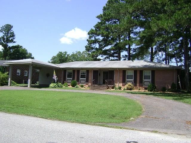 1st image of 218 E York Dr