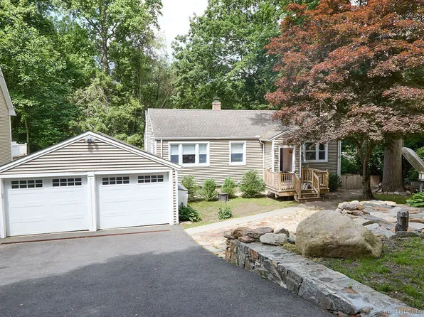 18 Southgate Road, Trumbull, CT 06611
