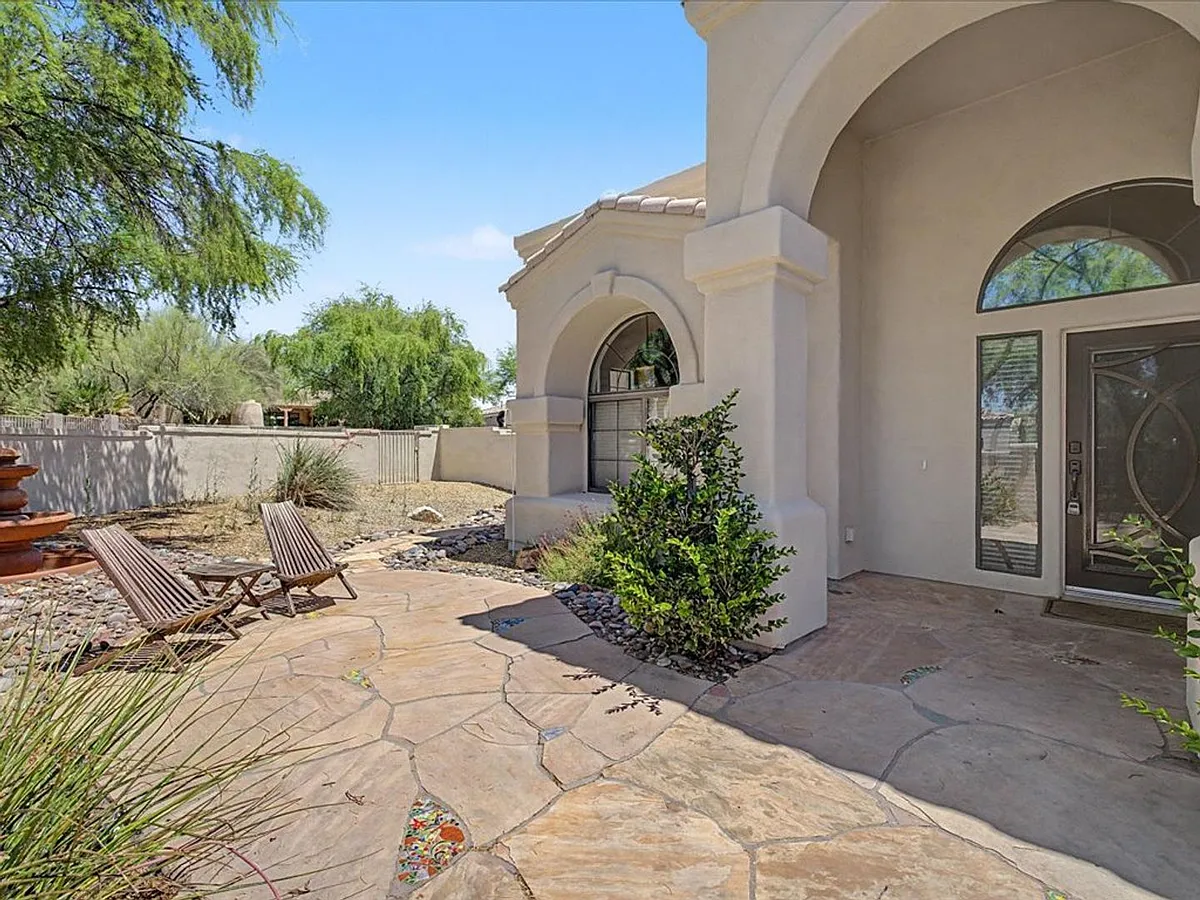 Building Photo - 1640 W Geranium Pl
