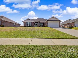 22849 Ridgewood Dr, Robertsdale, AL 36567