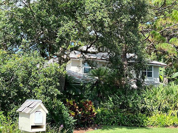 5th image of 5980 Clubhouse Dr
