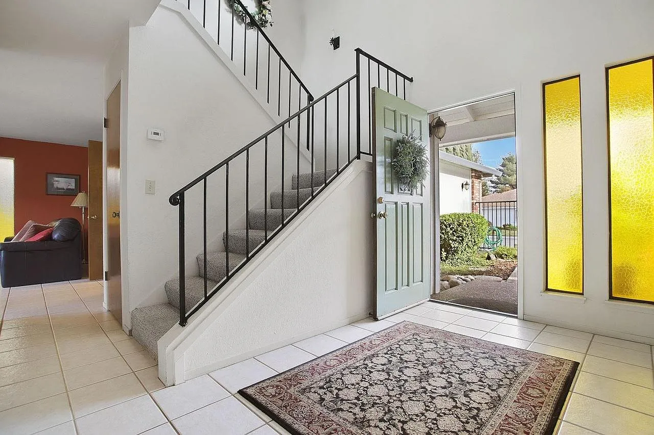 5205 Verdi Way — Photo 3