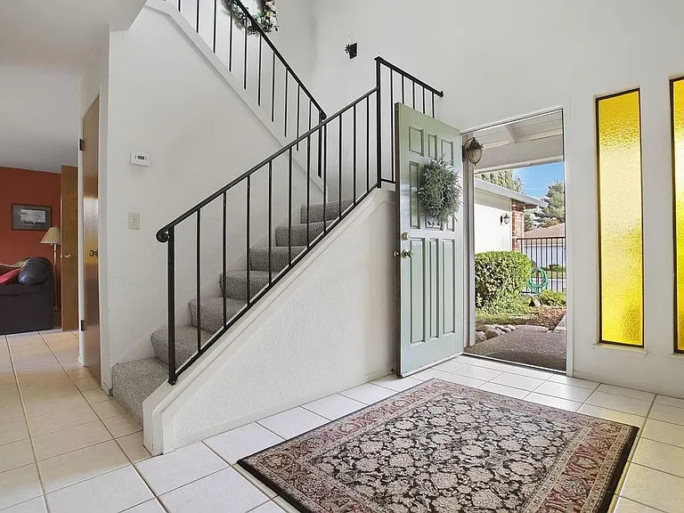 5205 Verdi Way — Photo 3