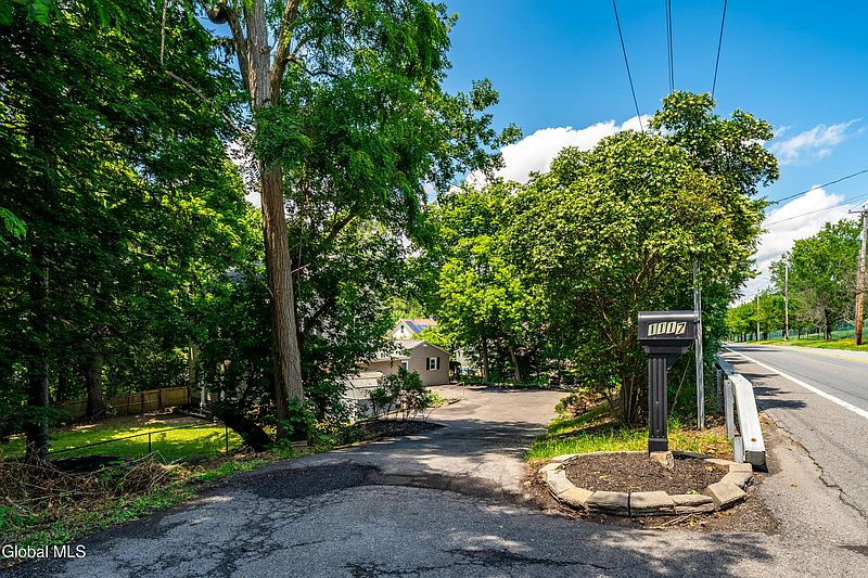 4th image of 1117 Balltown Road