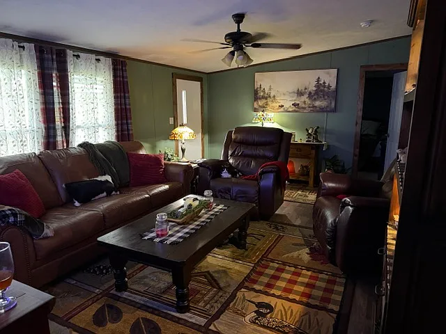 1281 Jentry Rd — Photo 3