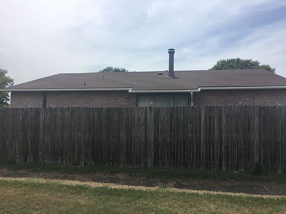 3rd image of 1420 Hereford Dr