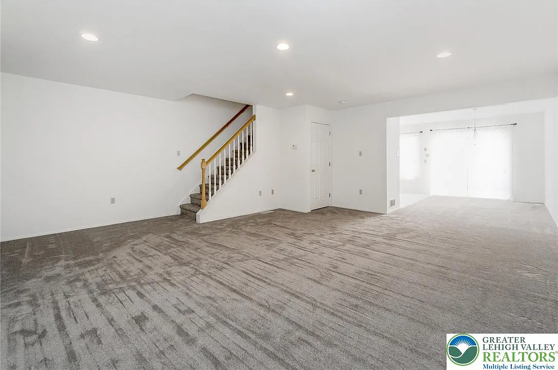 3 bed, 2.5 bath, 1662 sqft, $2,450 — Photo 4