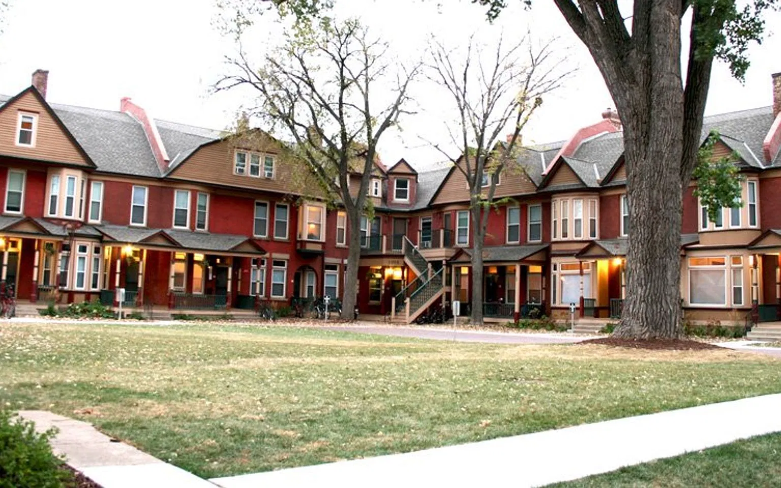 Historic Florence Court — Photo 2