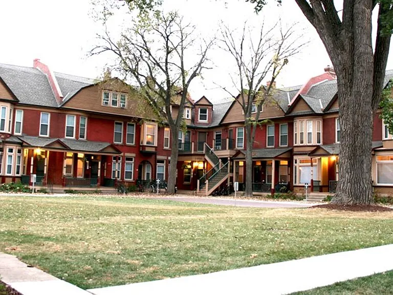 Historic Florence Court — Photo 2