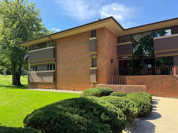 1460 S Park Blvd #101, Freeport, IL 61032