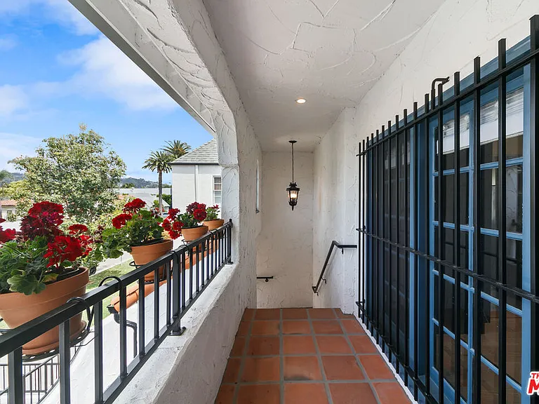 458 N Sierra Bonita Ave #460 — Photo 18